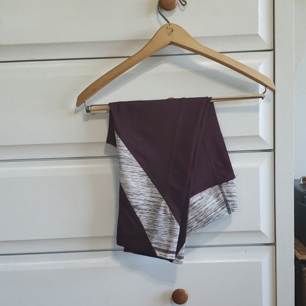 Maroon capris workout leggings